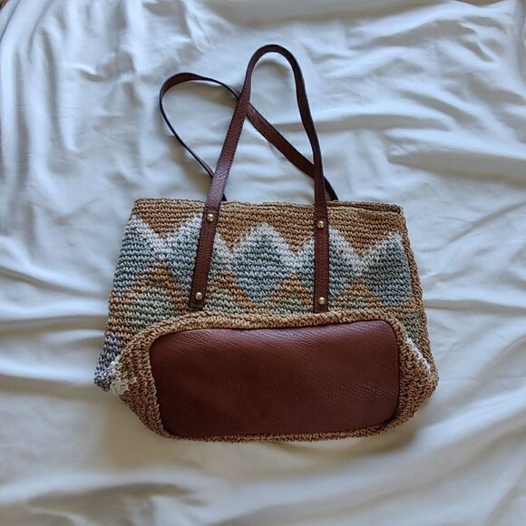 A New Approach Boho Style Woven Paper Material Purse w/ Chevron Design - Picture 3 of 9